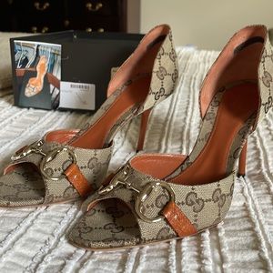Gucci beige GG HEELS SIZE 7.5